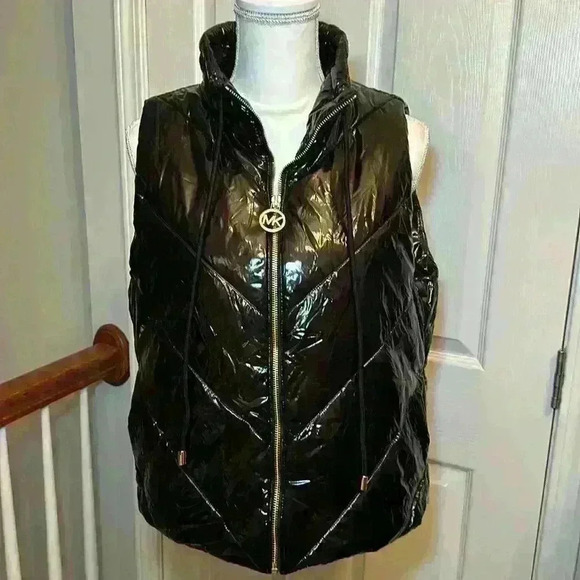 MICHAEL KORS Women’s Sleeveless Puffer Vest Size LARGE Black w/Gold MSRP $125.00 - Picture 2 of 11